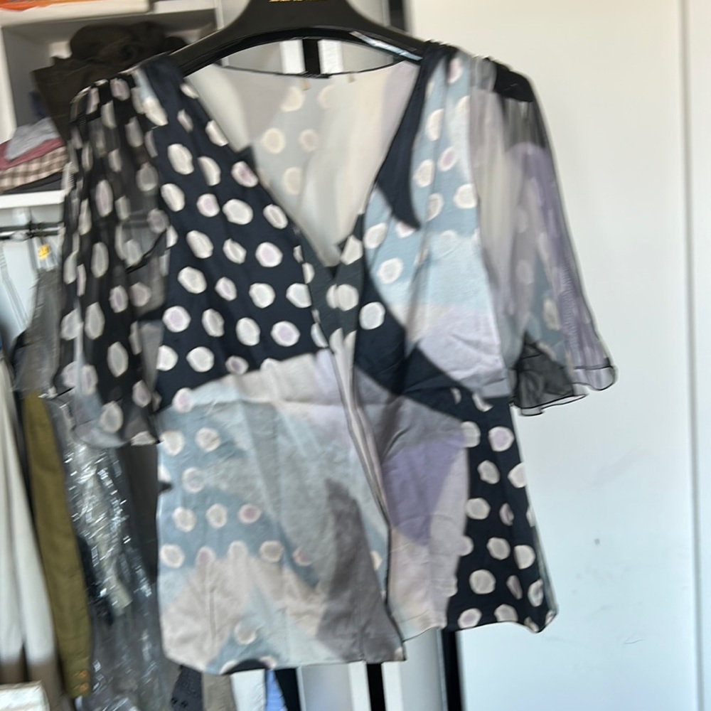 Gorgeous silk Tahari blouse